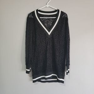 Zara Woman Long Lace Sweatshirt V Neck ‎ Black White Long Sleeve Size XS
